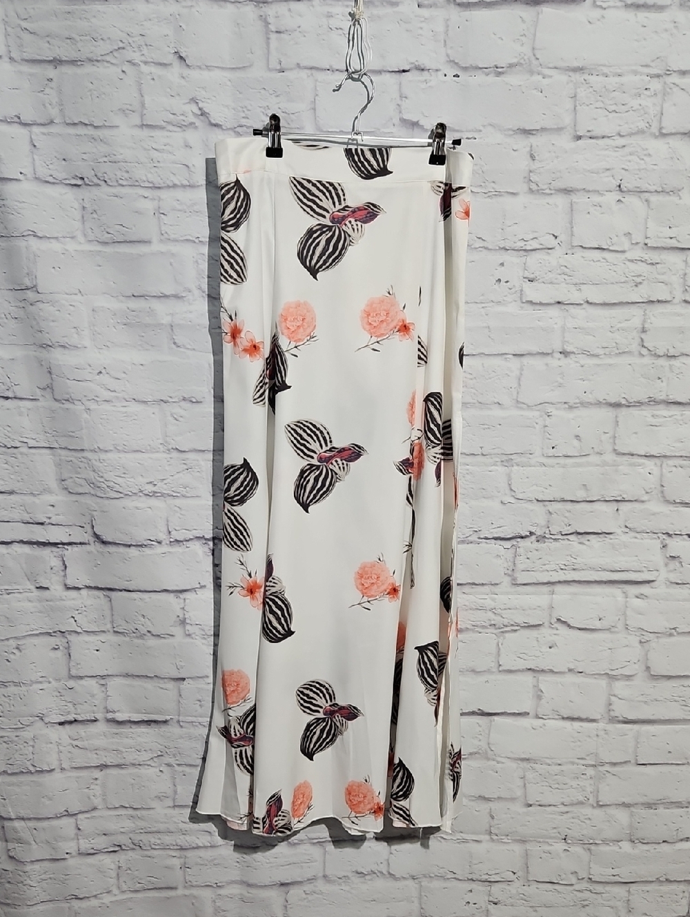 Women's White Floral Maxi Skirt - Lightweight Floral Print